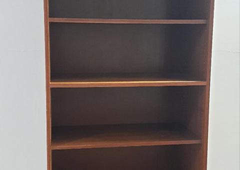 Free bookshelf giveaway 