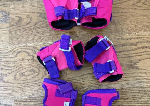 Roller skates and protection 
