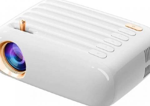 Prodajem projektor Max-Box 