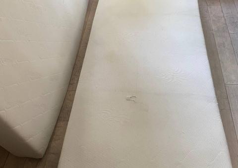 Free 2 mattresses 