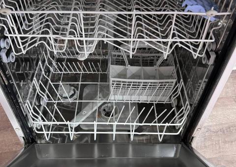 Продаю посудомойку Beko 
