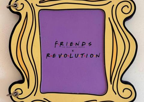 Paleta senki Revolution x Friends 