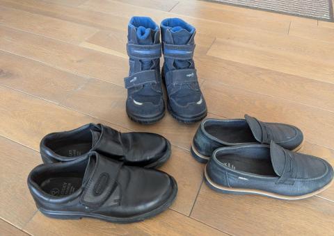 Boy's shoes 