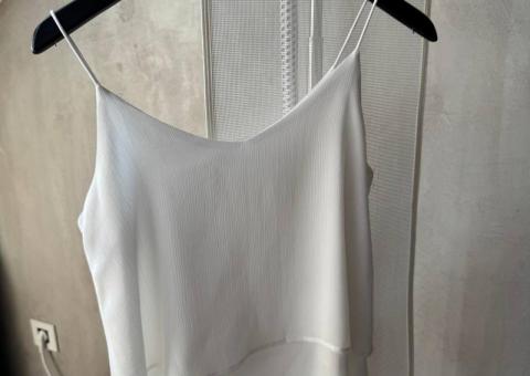 Selling clothes: dresses, tops, robe 