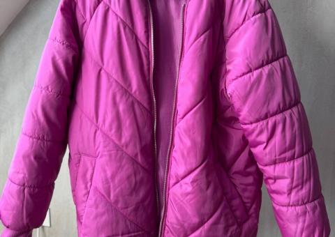 Selling clothes: bomber jacket, dress, pants, jeans, etc. 