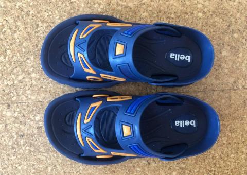 Rubber sandals 