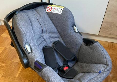 Axkid car seat 