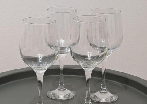 Wine glasses 