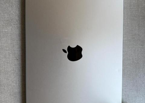 Prodajem Apple uređaje: Macbook, Trackpad, Keyboard, Watch!