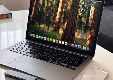 MacBook Air 13” (2020) 