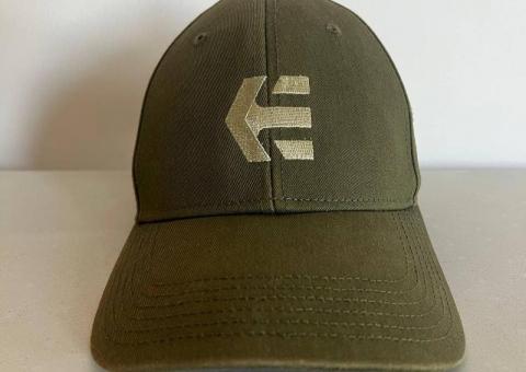 Продаю кепку Etnies 