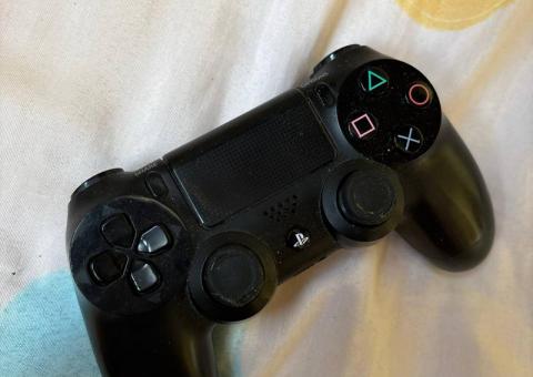 PS4 gamepad