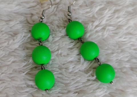 Earrings and necklace 