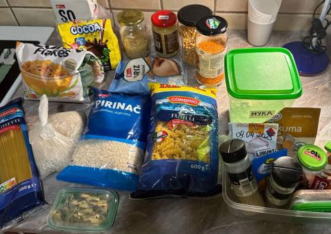 Groceries 