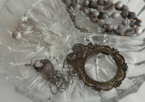 Crystal plate and tray 