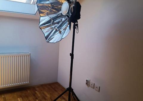 Softbox and tripod 