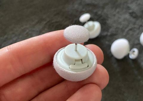 Blanket fasteners 