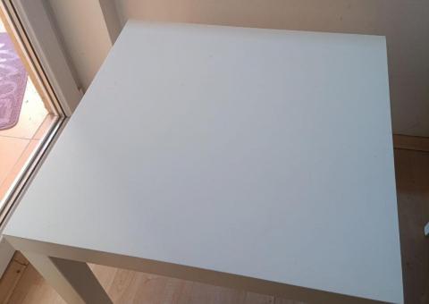 Prodajem stočić IKEA Lack 