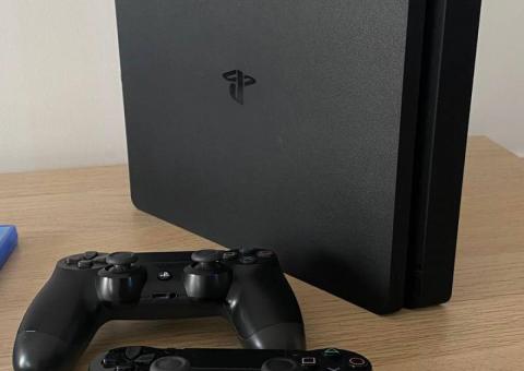 PS4 Slim + games! 