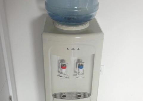 Кулер для воды 