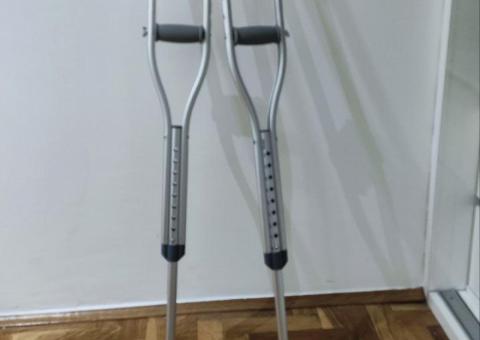 Crutches 