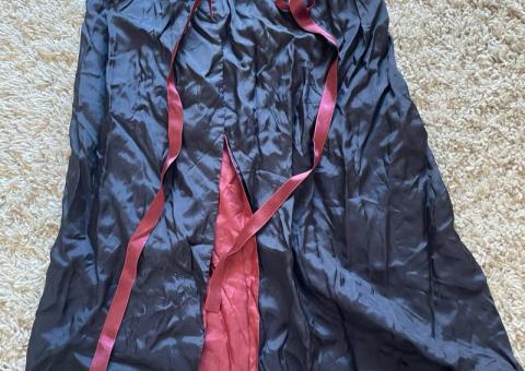 Double-sided cloak 