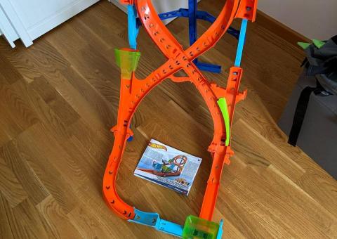 Hot Wheels tracks 