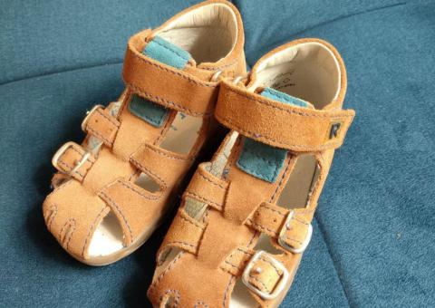 Kids sandals 