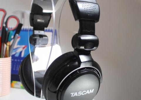 Tascam TH-02 headphones 