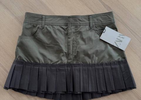 Skirts and sandals 