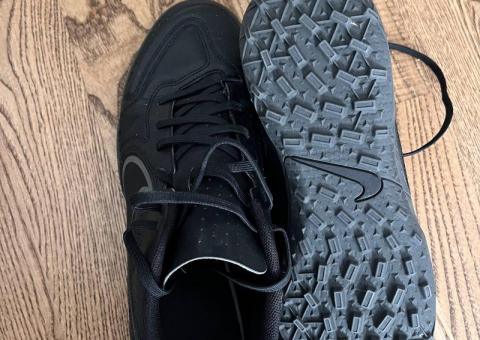 Футбольные кроссовки Nike ⚽️