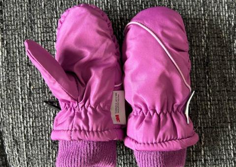 Hats and gloves 