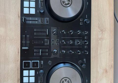 DJ контроллер Traktor Kontrol S2 