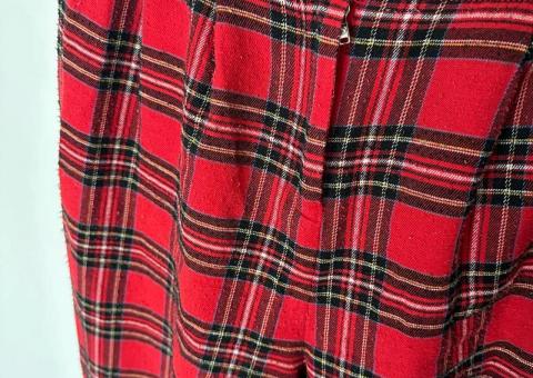 SHEIN karirane pantalone 
