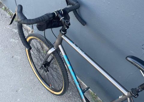 Kona Rove Gravel bicikl 