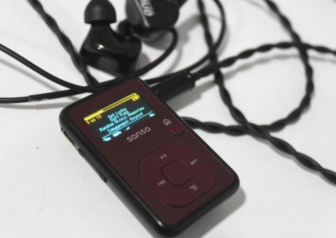 MP3 плејер Sandisk Sansa Clip+ 