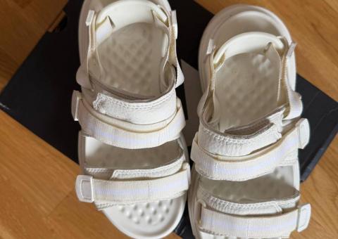 Converse sandals size 36 