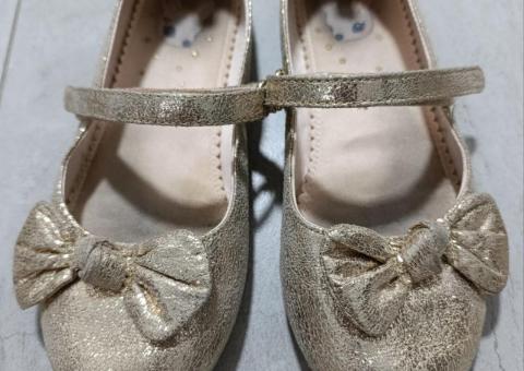 H&M shoes, size 33 