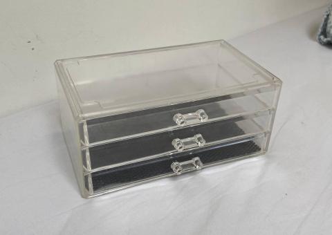 Jewelry container 