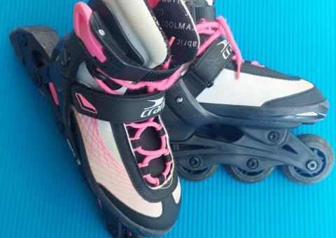 Roller skates 