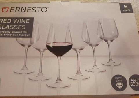 Wine glasses 