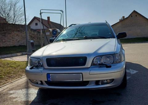 Продажа Volvo V40 2003 