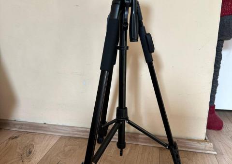 Tripod for sale 