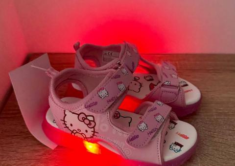 Girl's sandals 