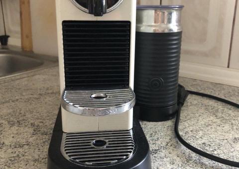 Aparat za kafu DeLonghi ☕️