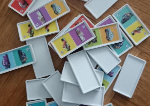 Domino cars 