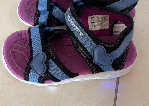 Children's shoes 