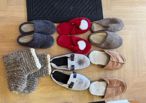 For sale: books, figurines, boiler, slippers 