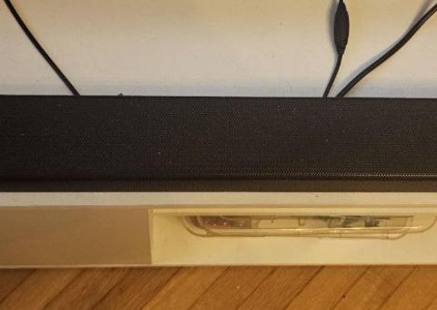 Selling TV and soundbar 