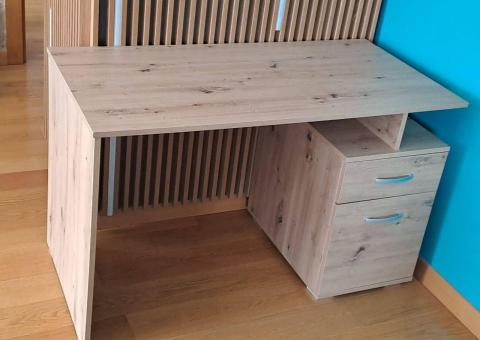 Desk for sale 